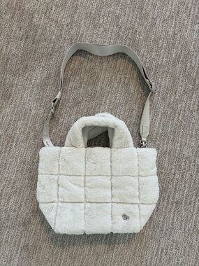 Lululemon Quilted Grid Crossbody Bag
